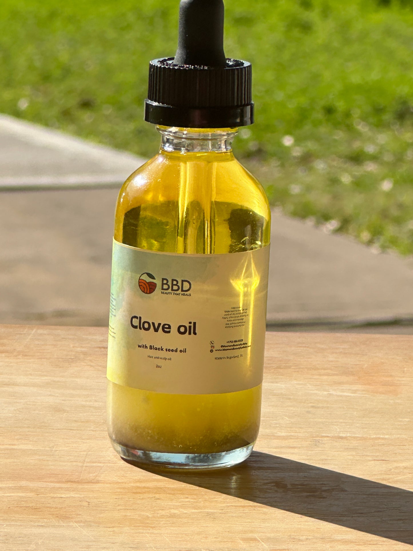 Clove hair and scalp oil